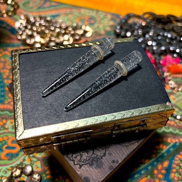 Size 0 gauge acrylic glitter 1” tapered ear spikes/stretchers - Picture 2 of 5